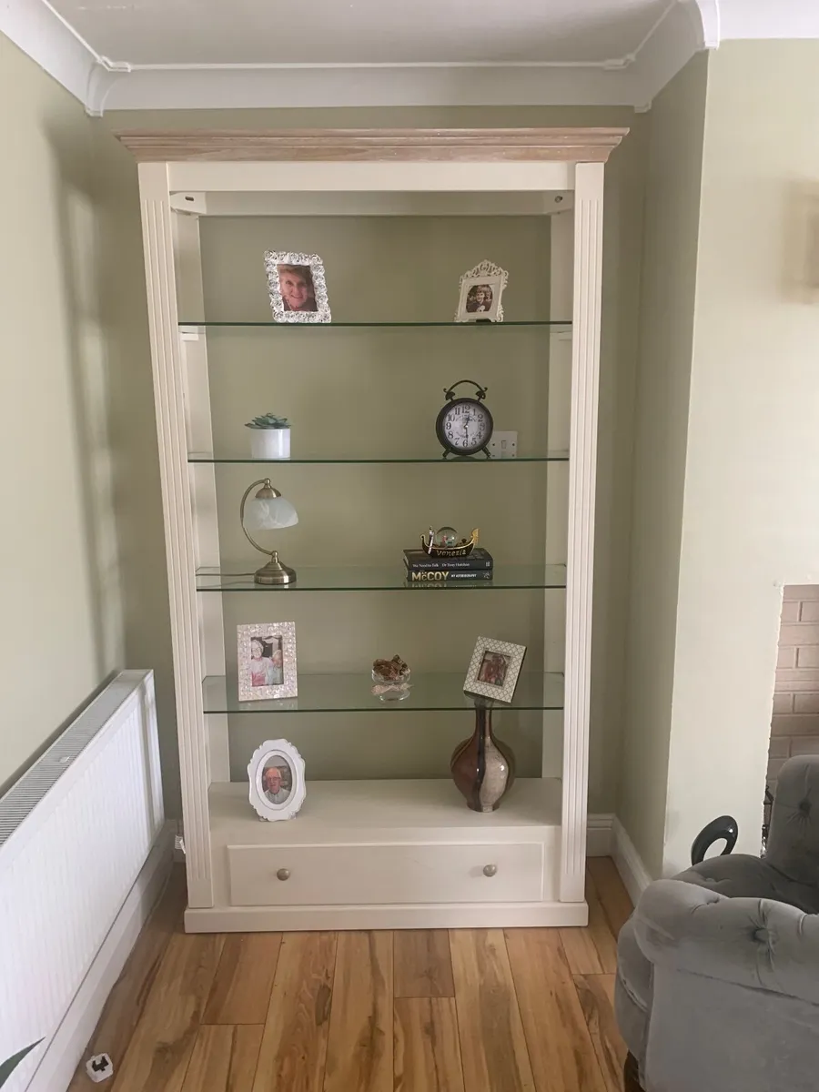 Display cabinet with drawer - Image 4