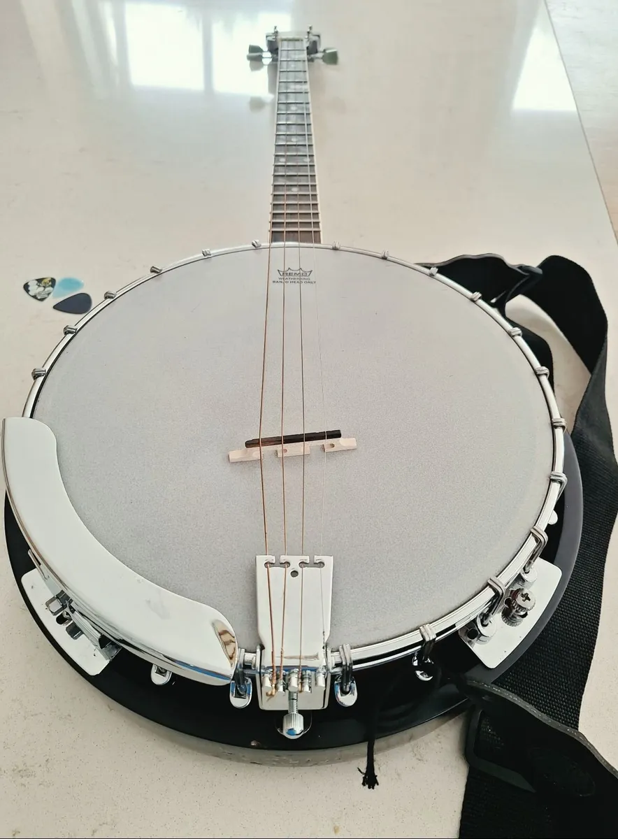Clareen "Bridge" Beginners Banjo - Image 1