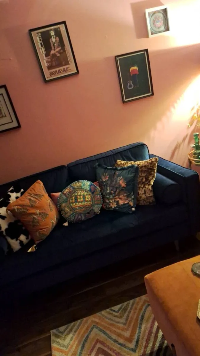 Couch - Image 2