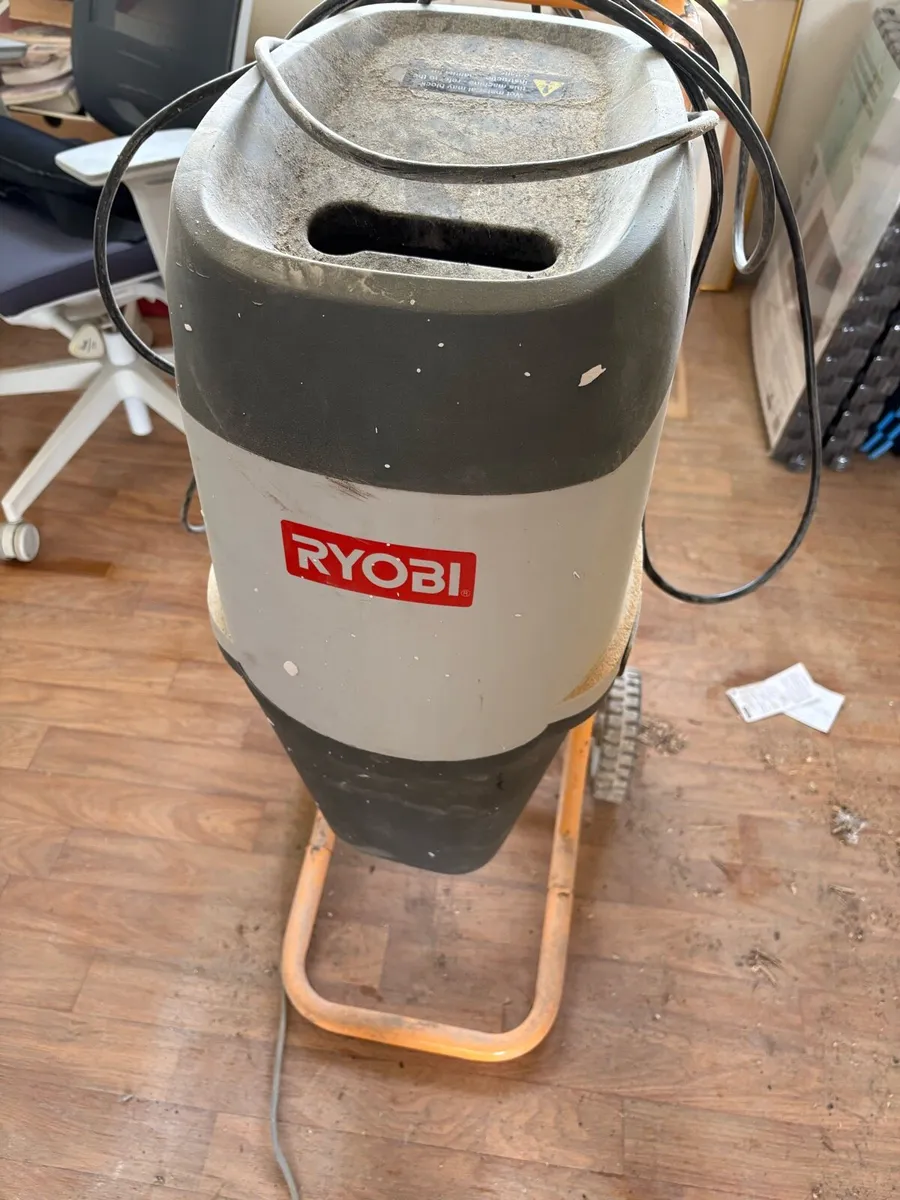 Electric garden mulcher - Image 1