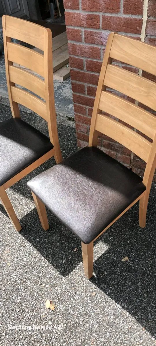 Dining table and chairs - Image 2