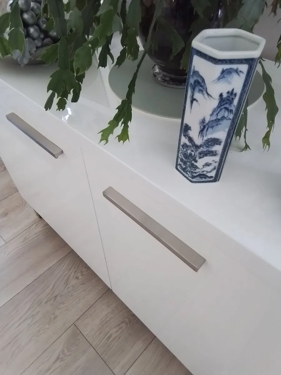Small ceramic vase - Image 1