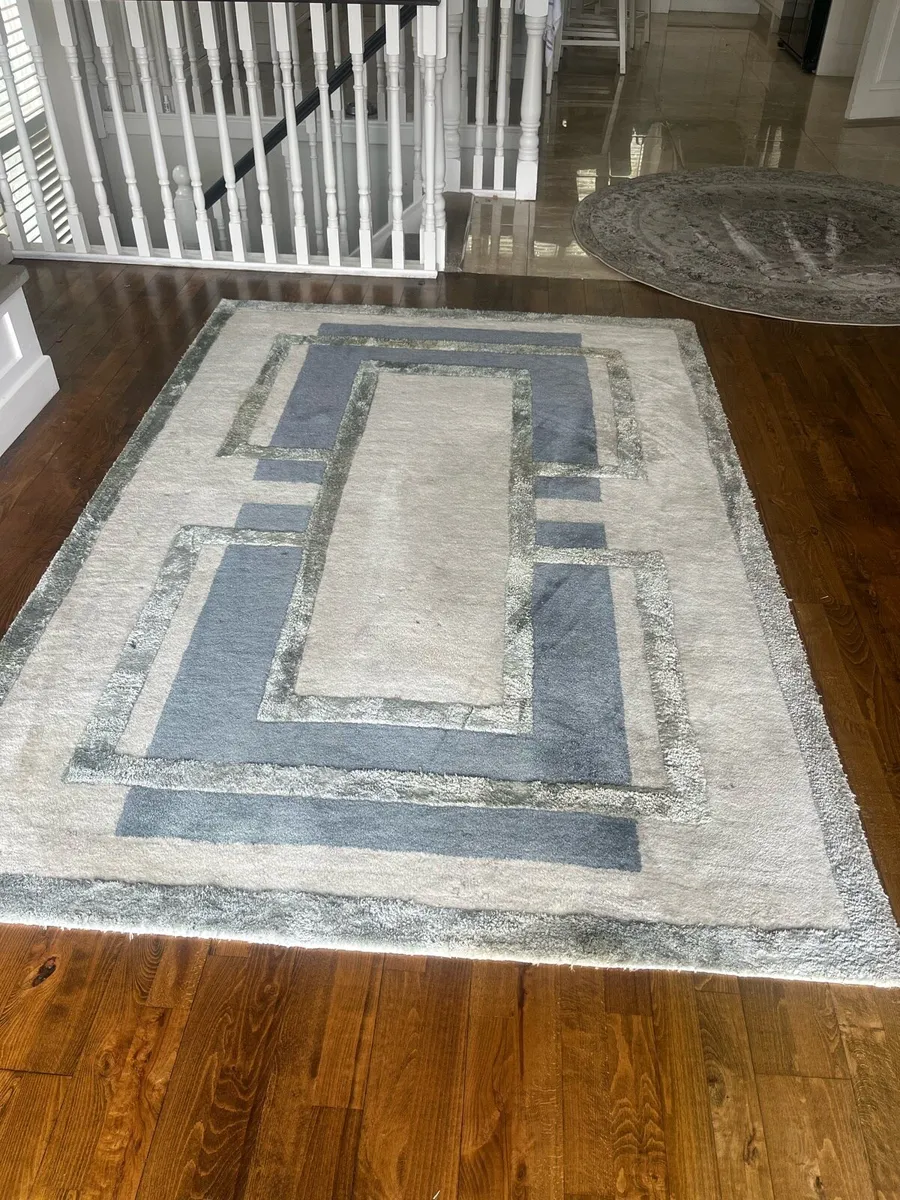 Large Cream & Grey Rug – 160 × 234cm - Image 2