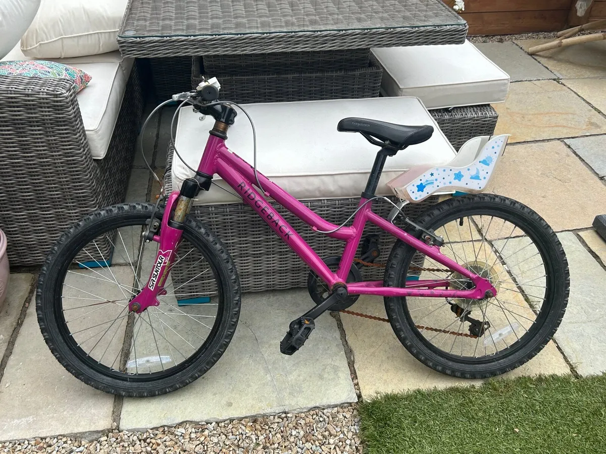 Girls age 7 Ridgeback pink bike (2 wheels) - Image 1