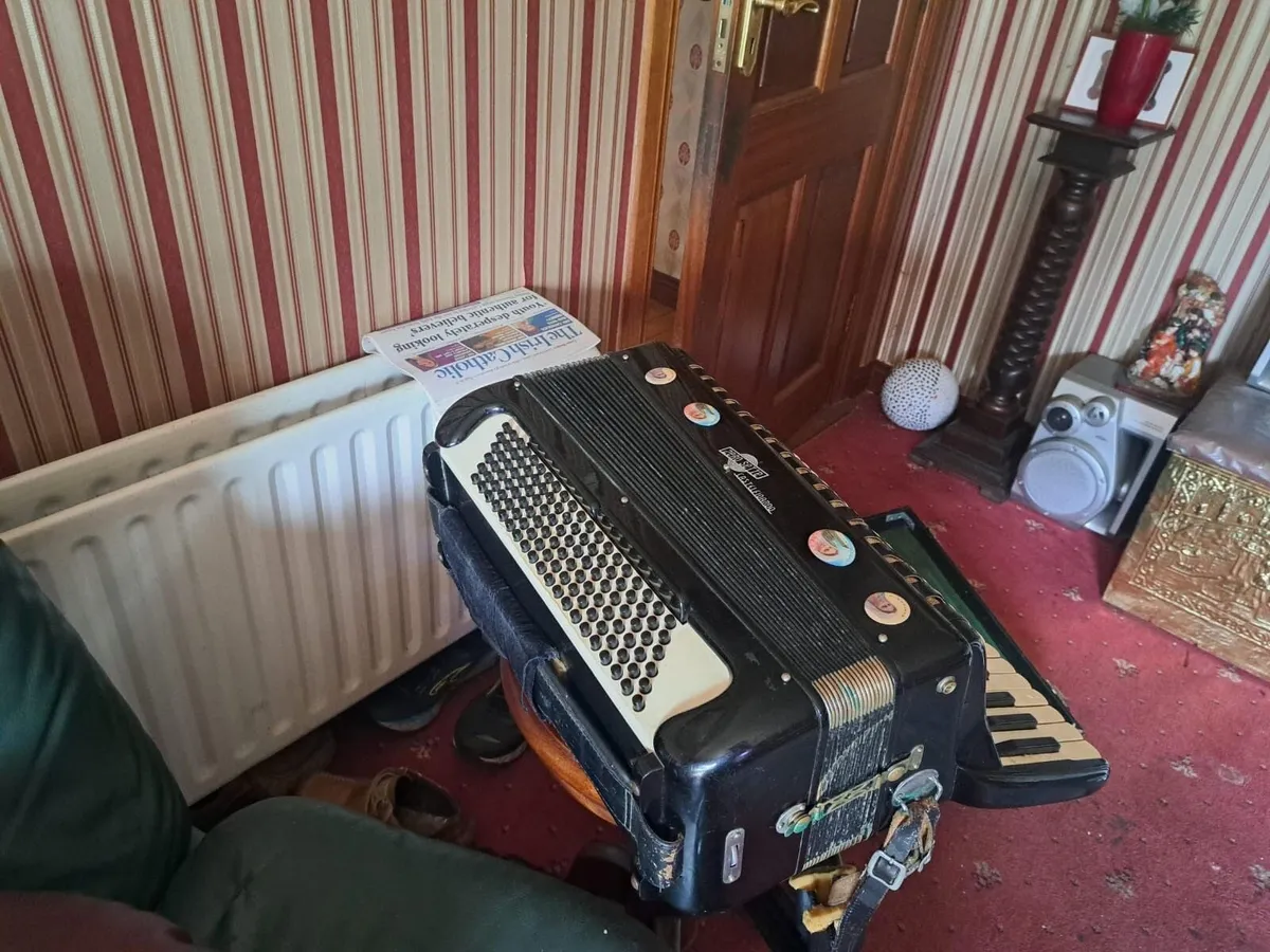 Piano Accordian - Image 3