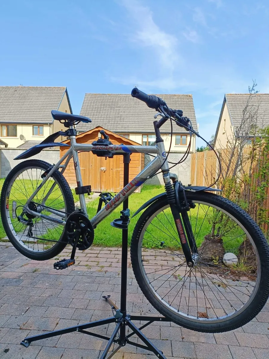 Apache Euro Trek Mountain Bike - Image 1