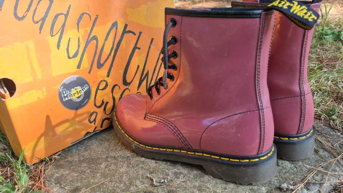 DR. MARTENS - ADULT SIZE 6 - Image 3
