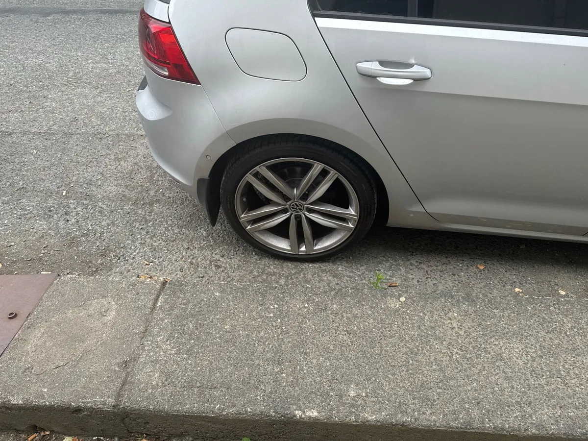 Vw alloys and tyres - Image 1