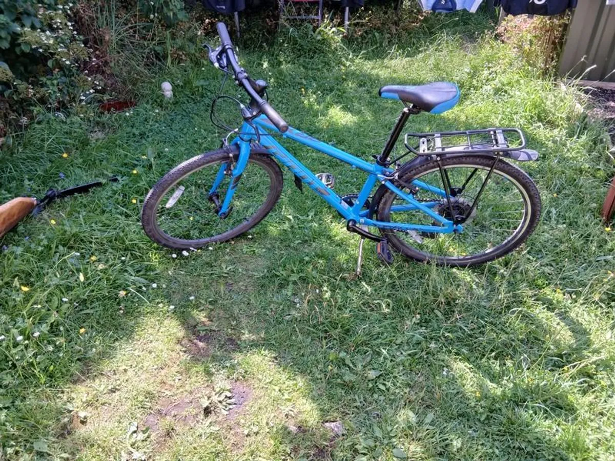 Giant kid's bike, age 7-13 - Image 2
