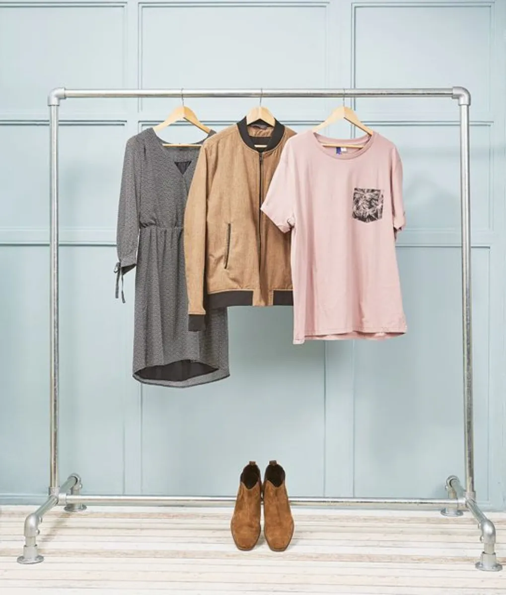 Clothes Rail Freestanding Heavy Duty Steel. - Image 1