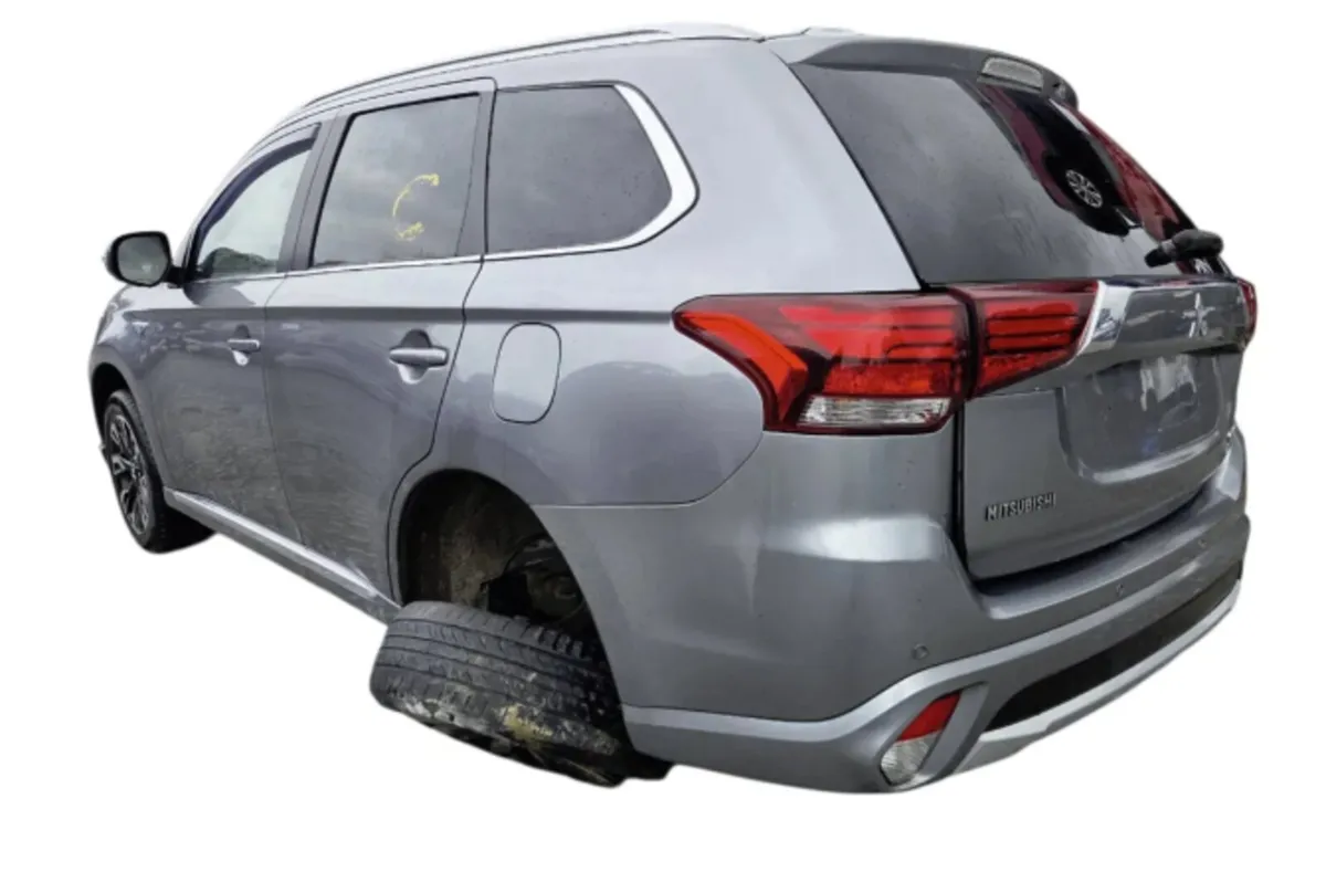 2012-2021 MK3 Mitsubishi Outlander For Breaking - Image 2