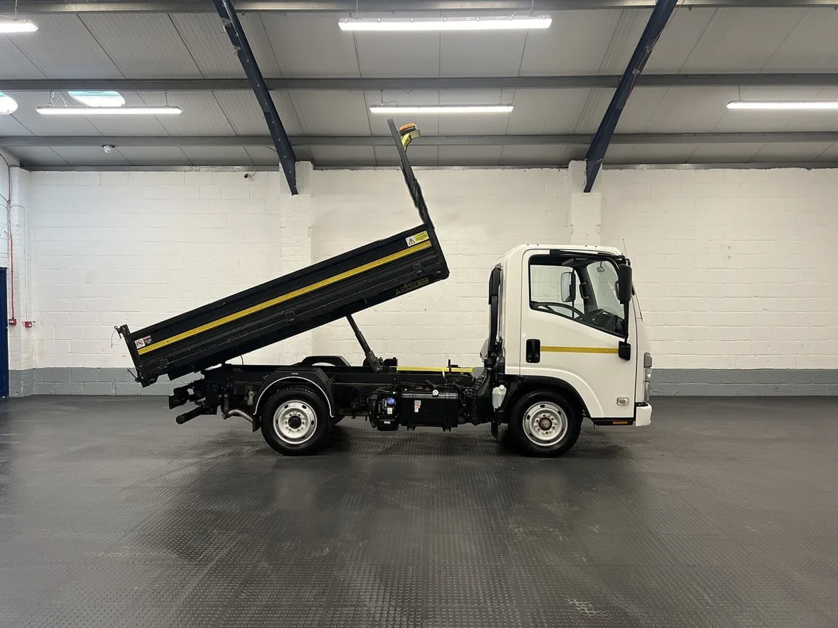 2023 Isuzu Grafter Tipper Van - Image 1