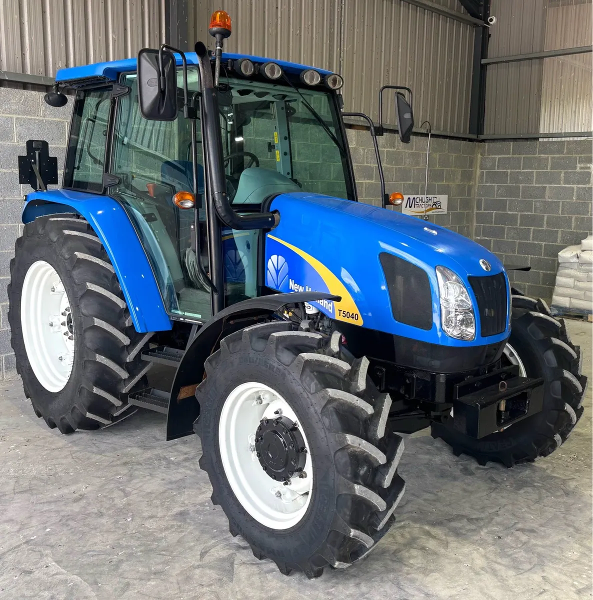 2010 NEW HOLLAND T5040 **LOW HOURS** - Image 2
