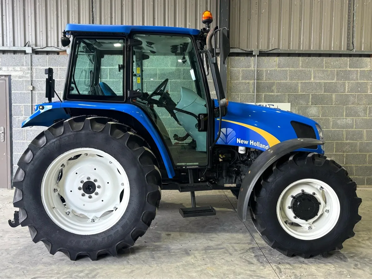 2010 NEW HOLLAND T5040 **LOW HOURS** - Image 4