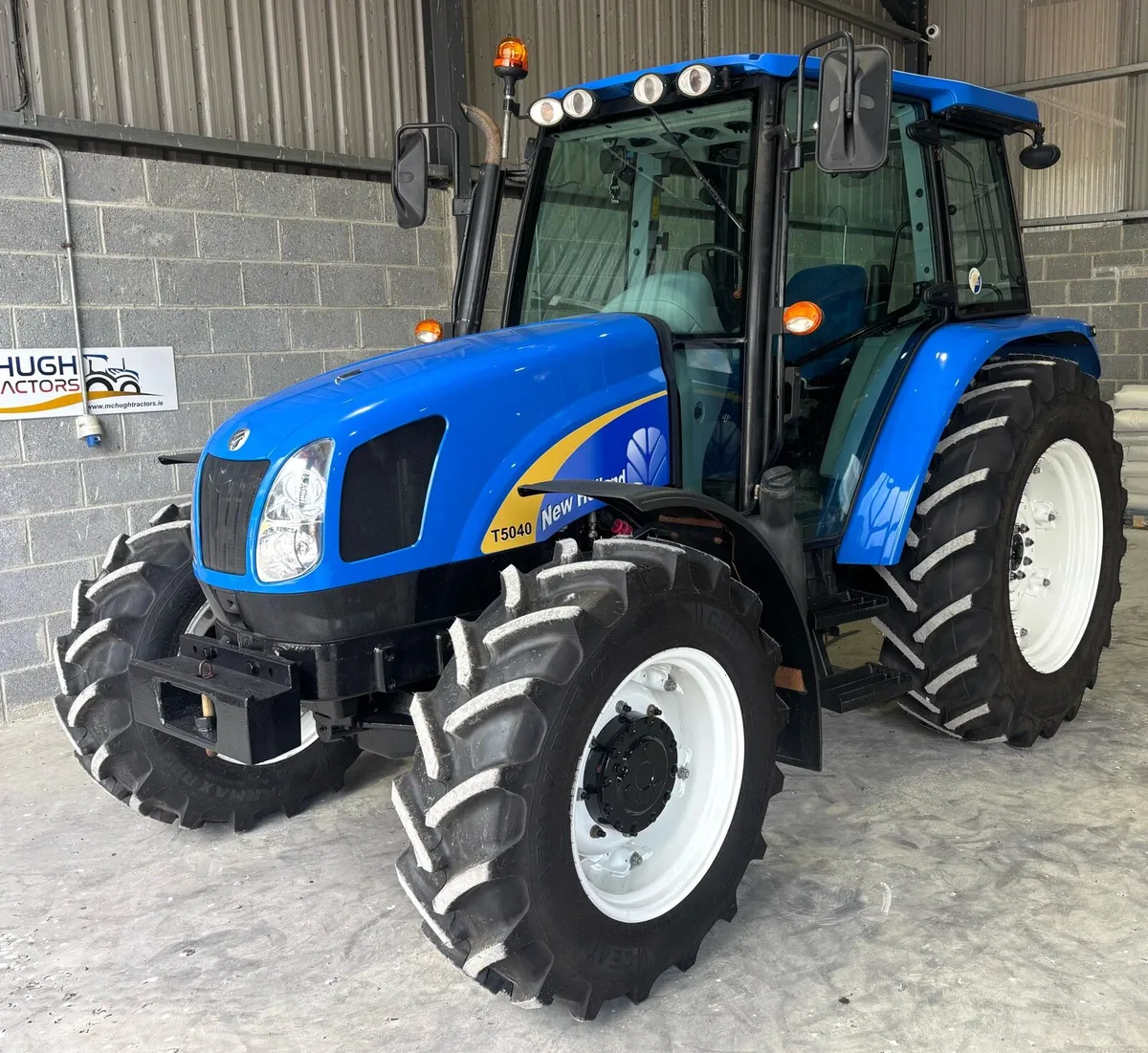 2010 NEW HOLLAND T5040 **LOW HOURS** - Image 1