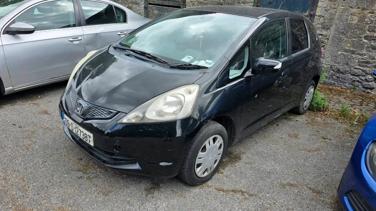 2009 Honda Fit Automatic - Image 3