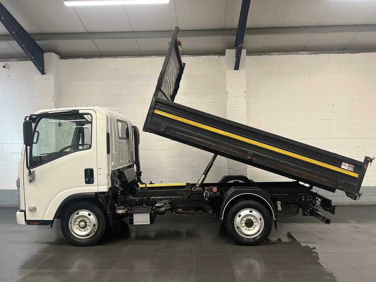 2023 Isuzu Grafter Tipper Van - Image 1