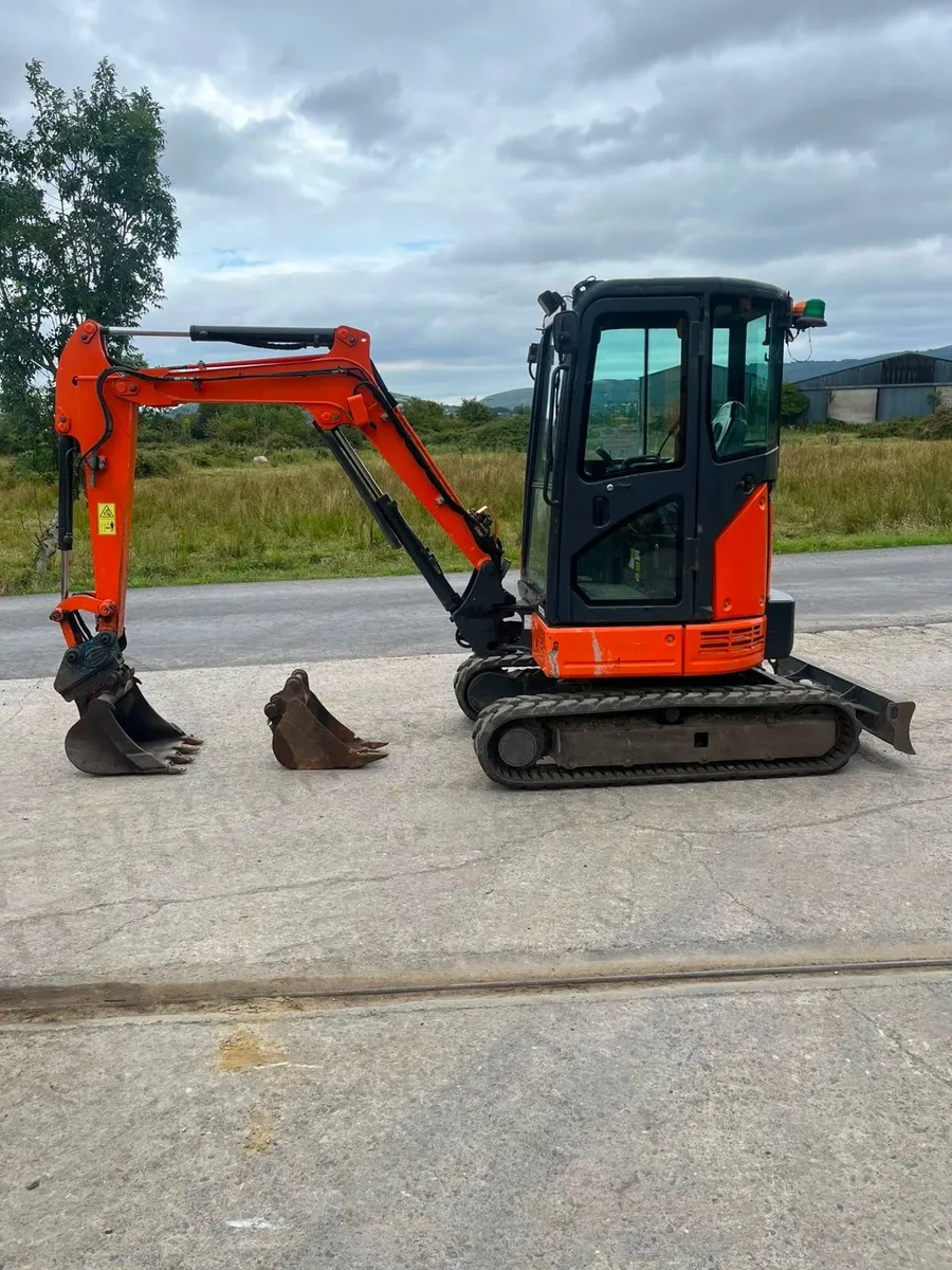Hitachi  Zaxis 26 - Image 3
