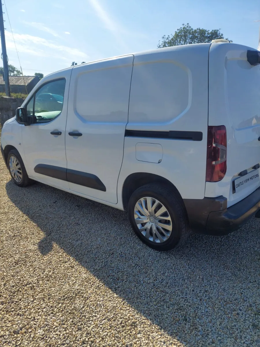 19 Peugeot Partner New Doe - Image 4