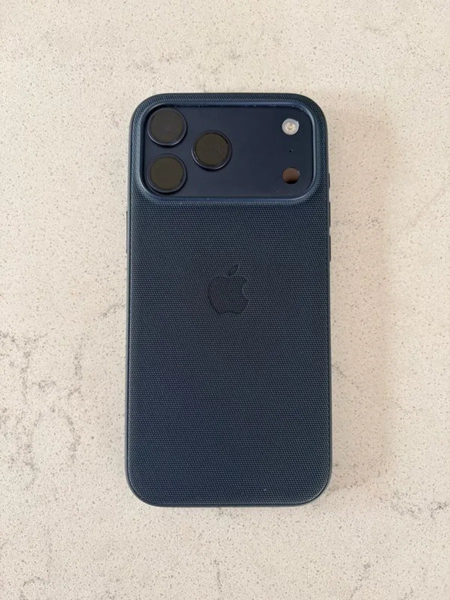 iPhone 17 pro max - Image 3