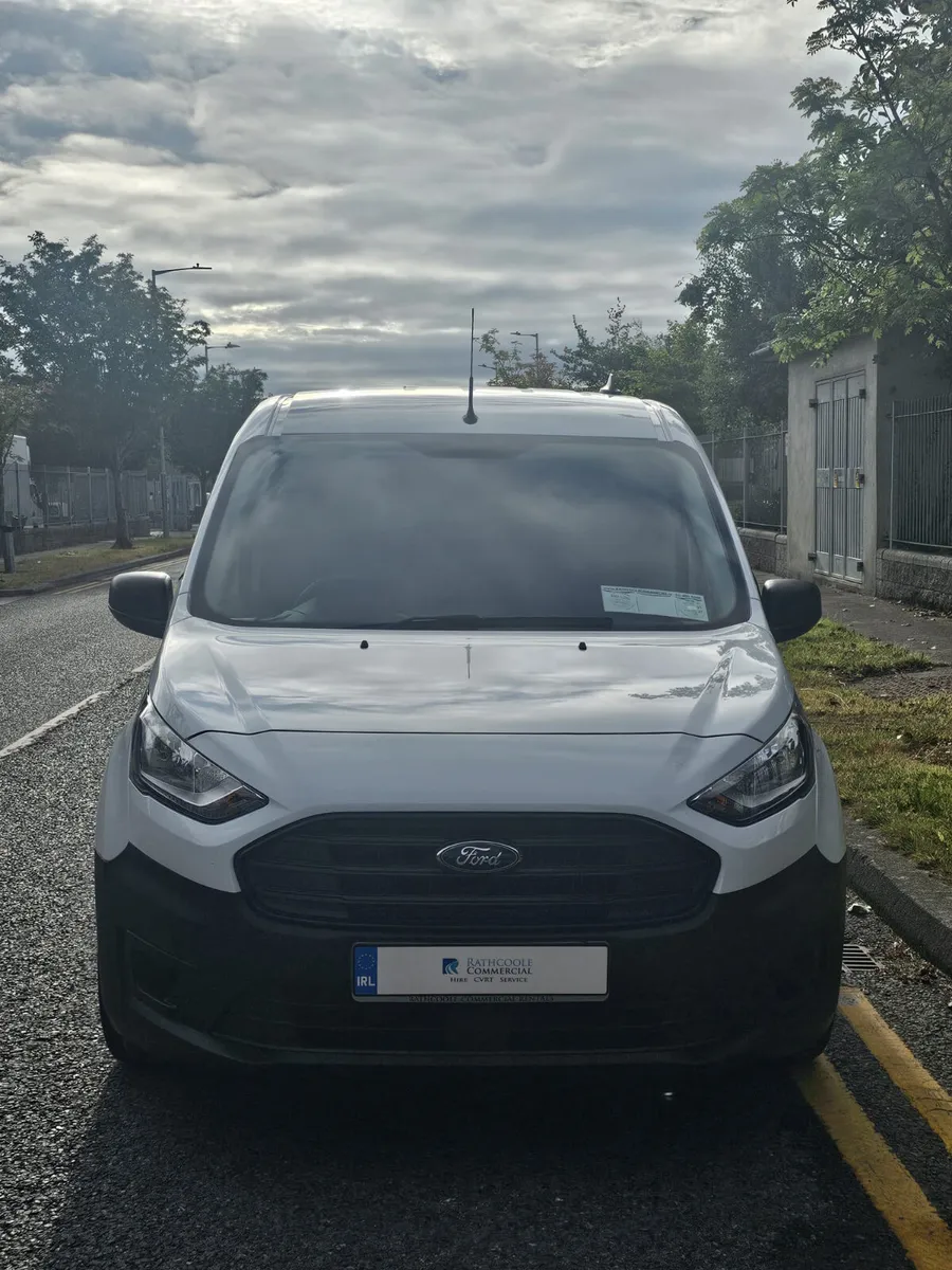 Ford Transit Connect 2023 - Image 2