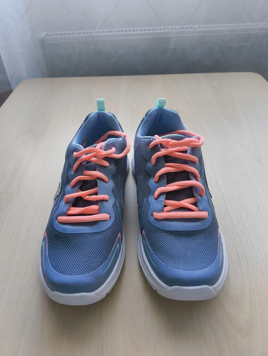 Girls Skechers trainers - Image 2