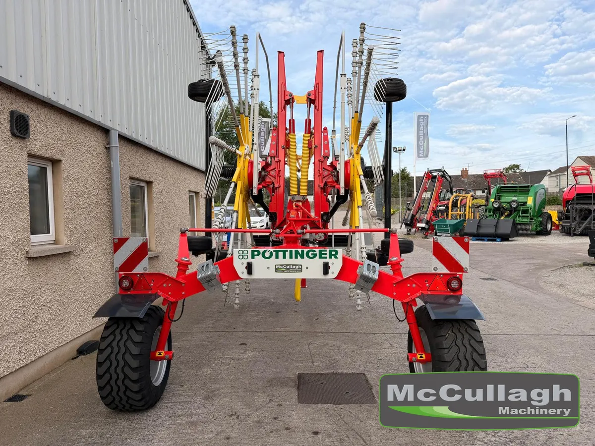 2024 (UK Demo) Pottinger 882 30ft Rake - Image 4