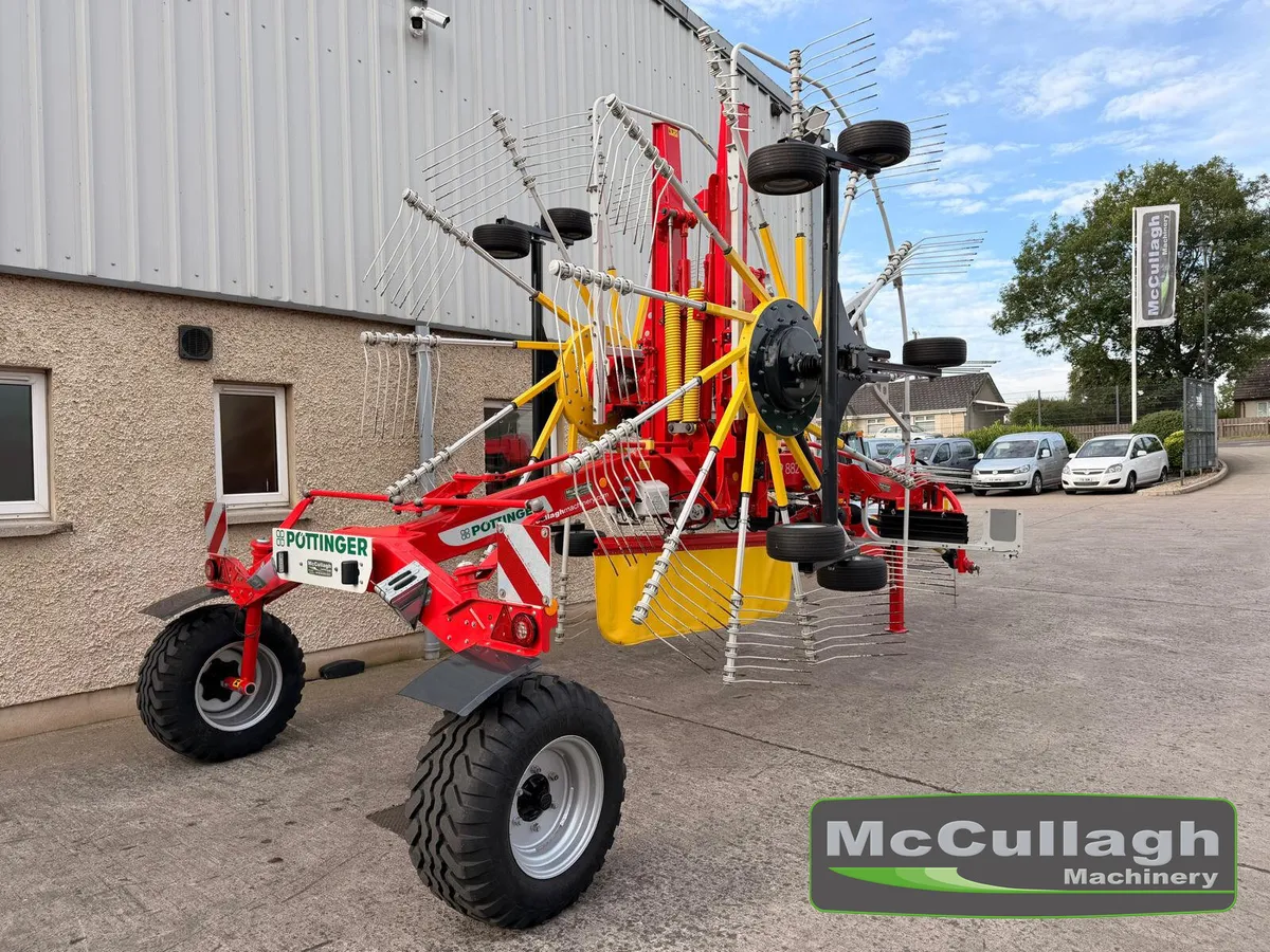 2024 (UK Demo) Pottinger 882 30ft Rake - Image 2