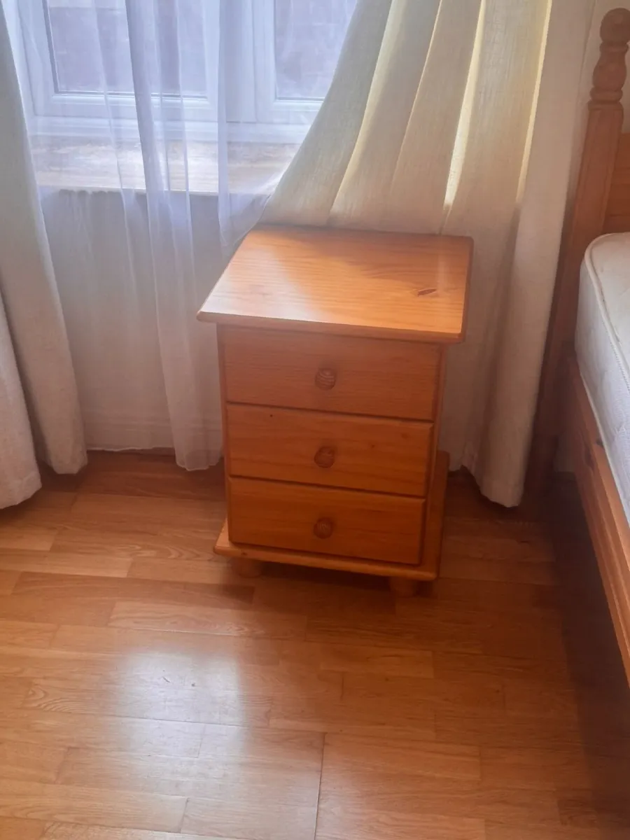 Bedside Lockers x 4
