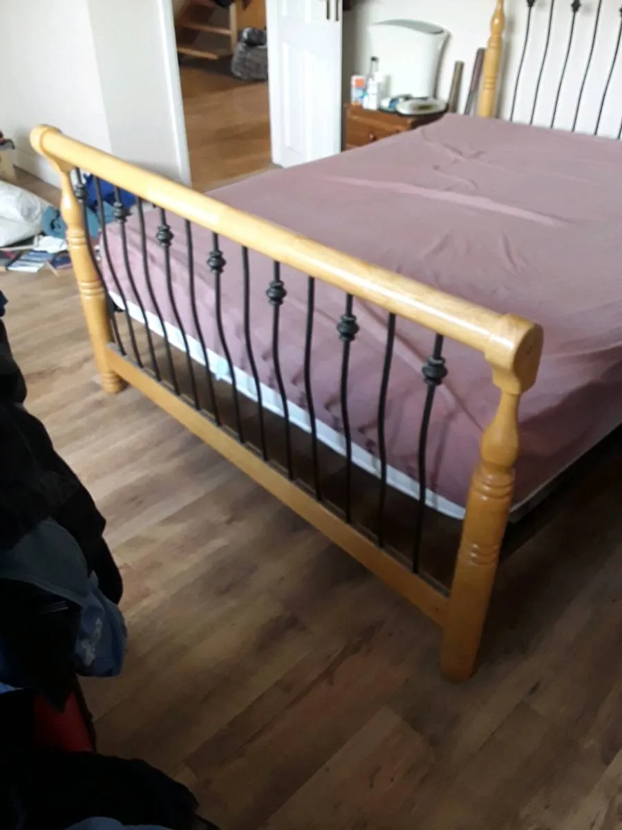 King size SLEIGH   bed top quality bargain 300e - Image 3