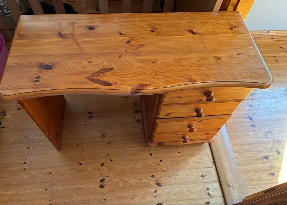 Solid pine dressing table - Image 1