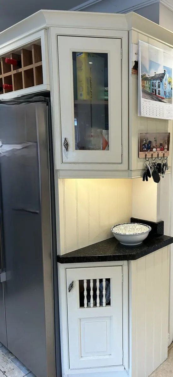 Classic Country Style Kitchen - Image 4