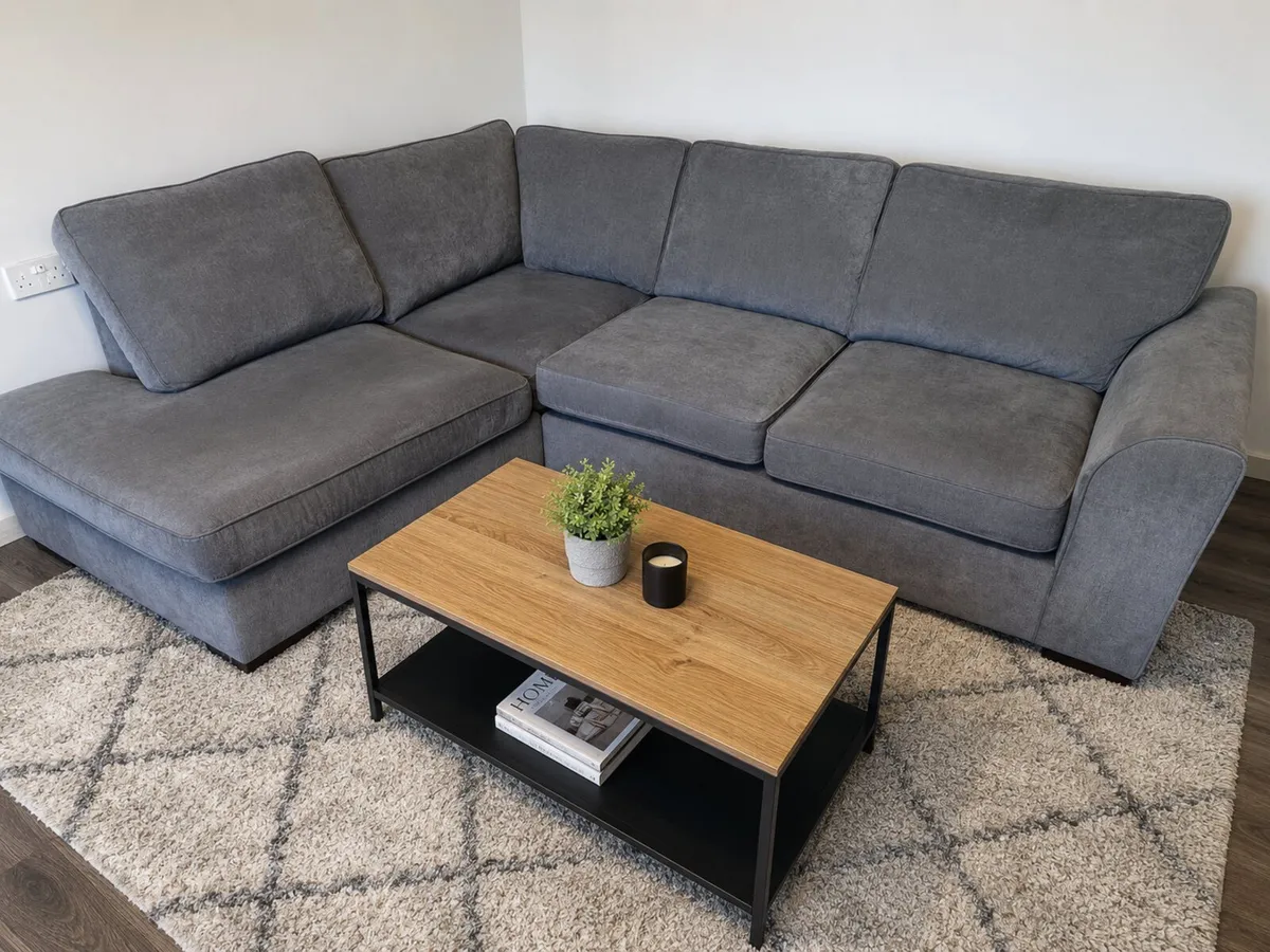 Corner sofa - Image 1