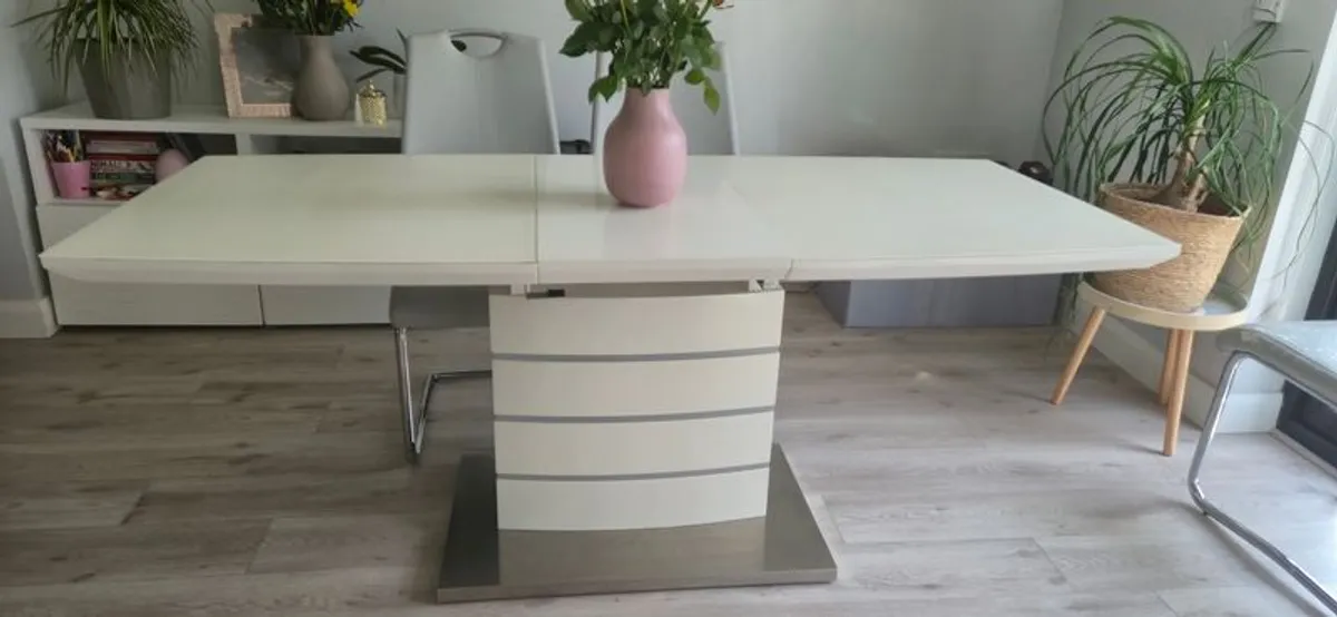 Extendable dining table - Image 2