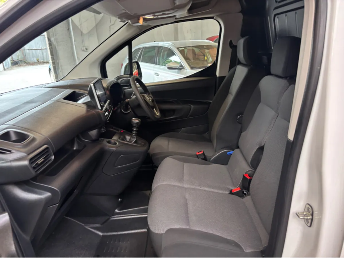 Opel Combo 1.5 dsl 3 seater €11381 THIS PRICE IS V - Image 2