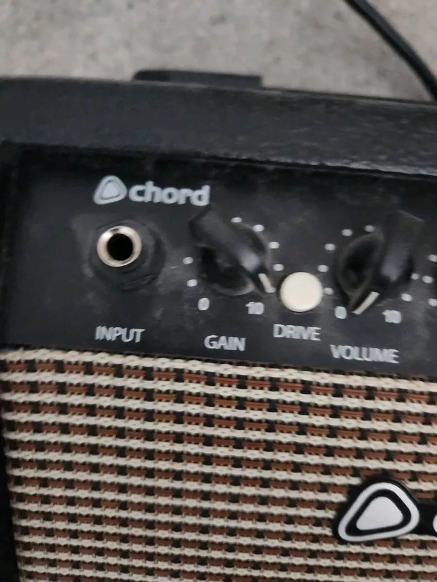 Chord 10W guitar amplifier - Image 2