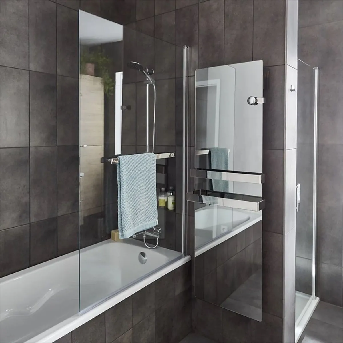 Silver Bath screen (W)950mm (H)1500mm - Image 1