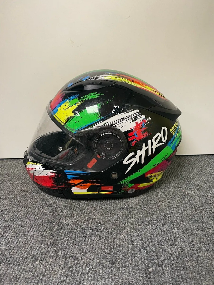 Shiro Motorbike Helmet - Image 1