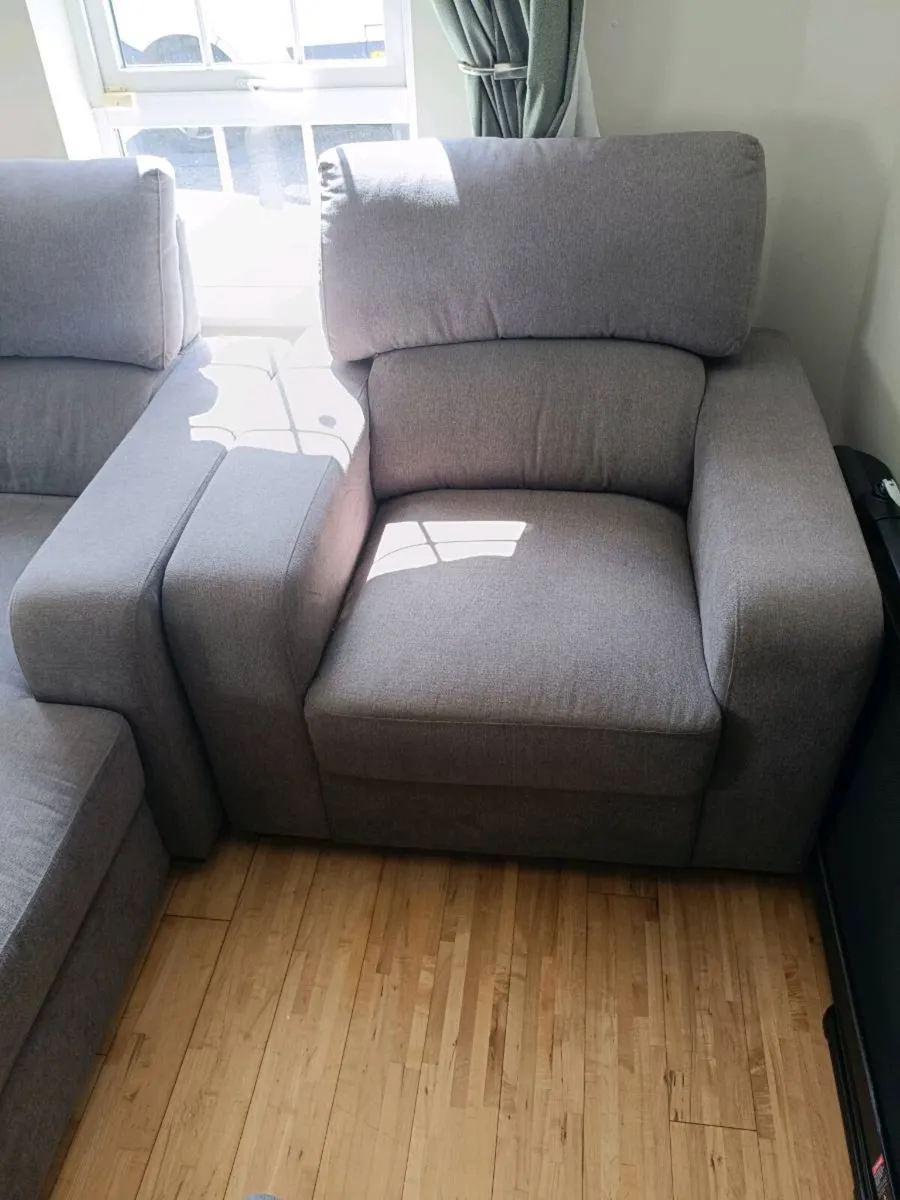 Sofa and armchairs - Image 4