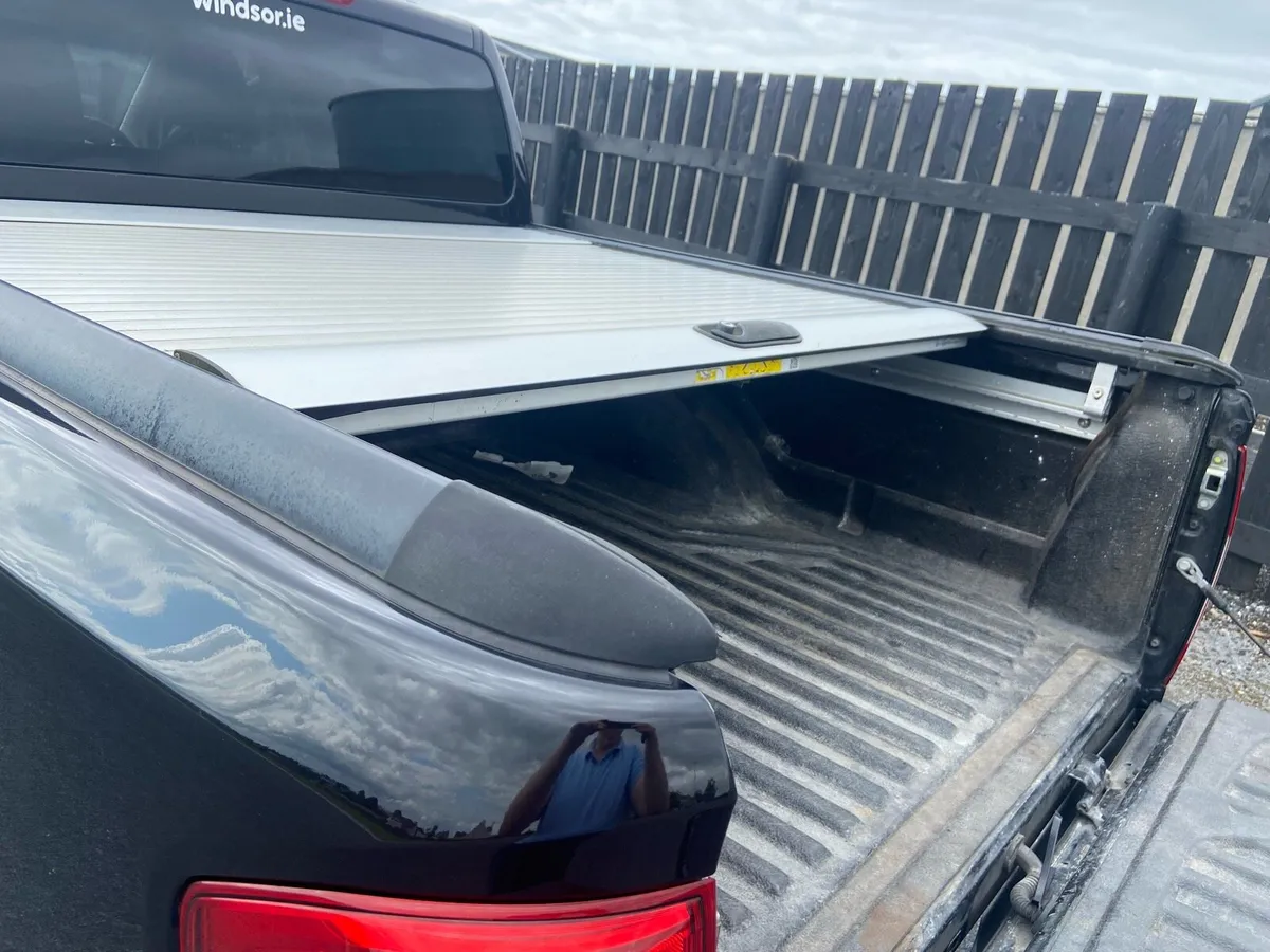 Nissan Navara 2.3 DCI TEKNA D/C 4DR - Image 3