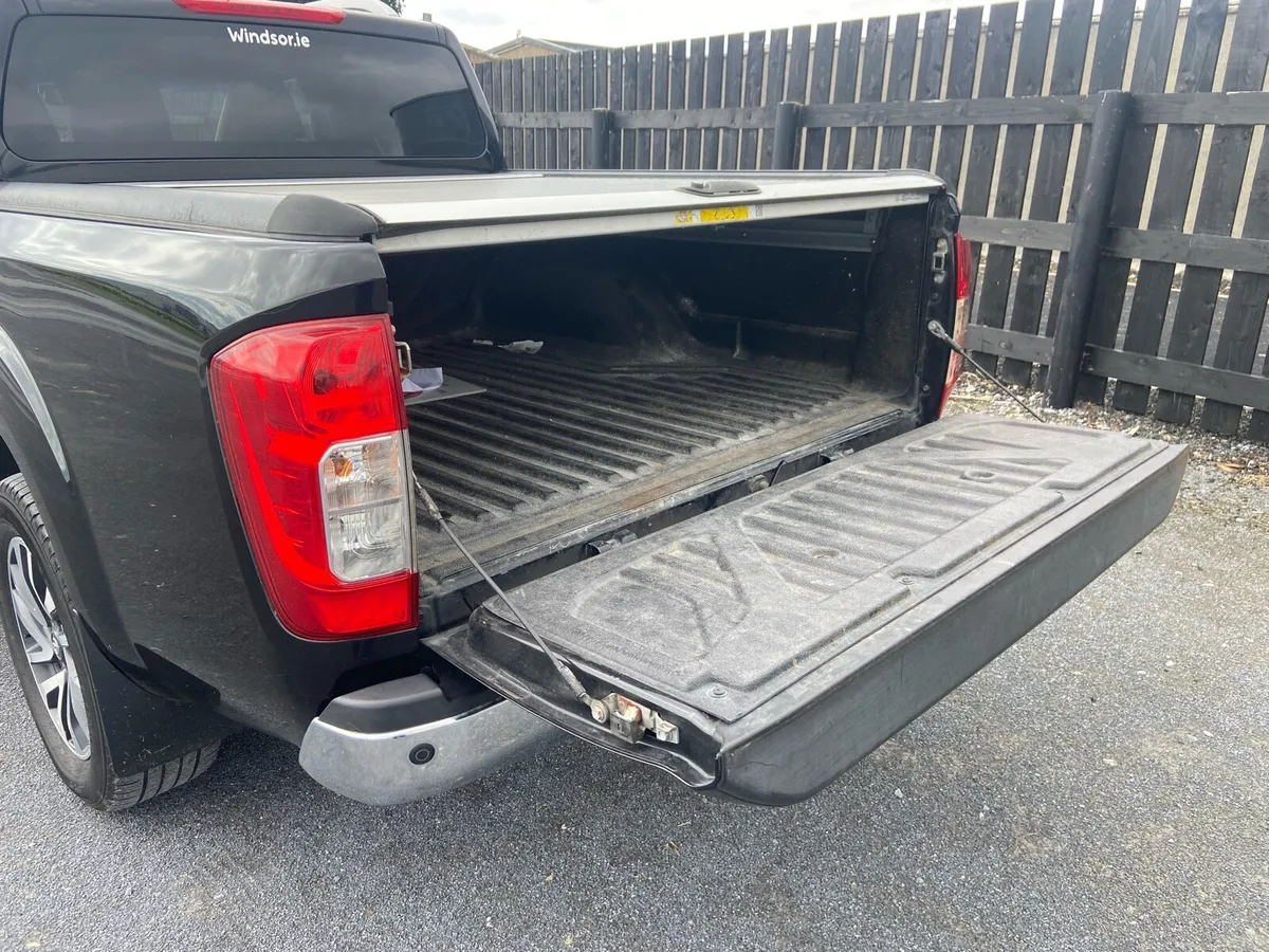 Nissan Navara 2.3 DCI TEKNA D/C 4DR - Image 2