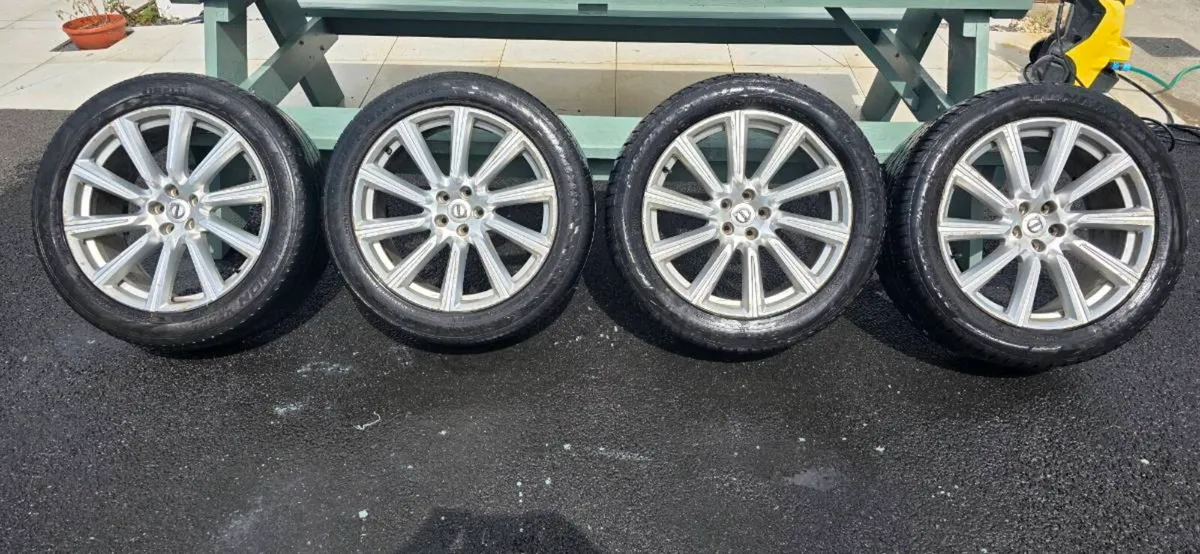 Volvo inscription alloys 20 inch used - Image 1