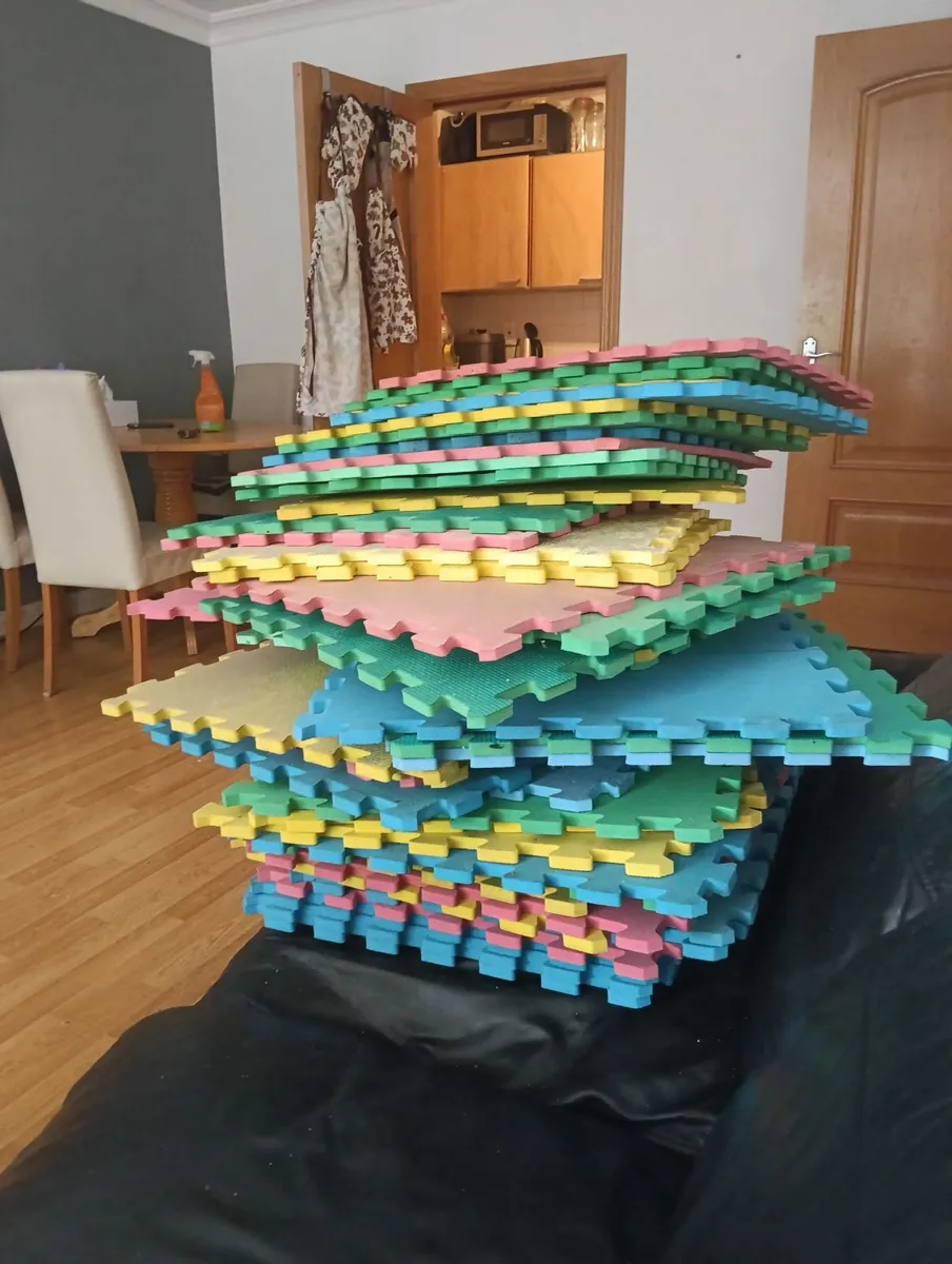 Kids play mat
