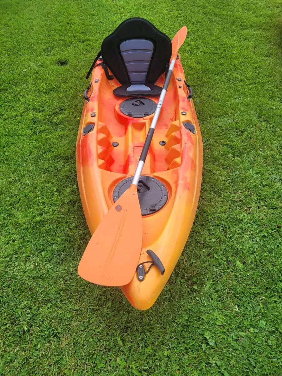 Kayaks and accessories - Image 1