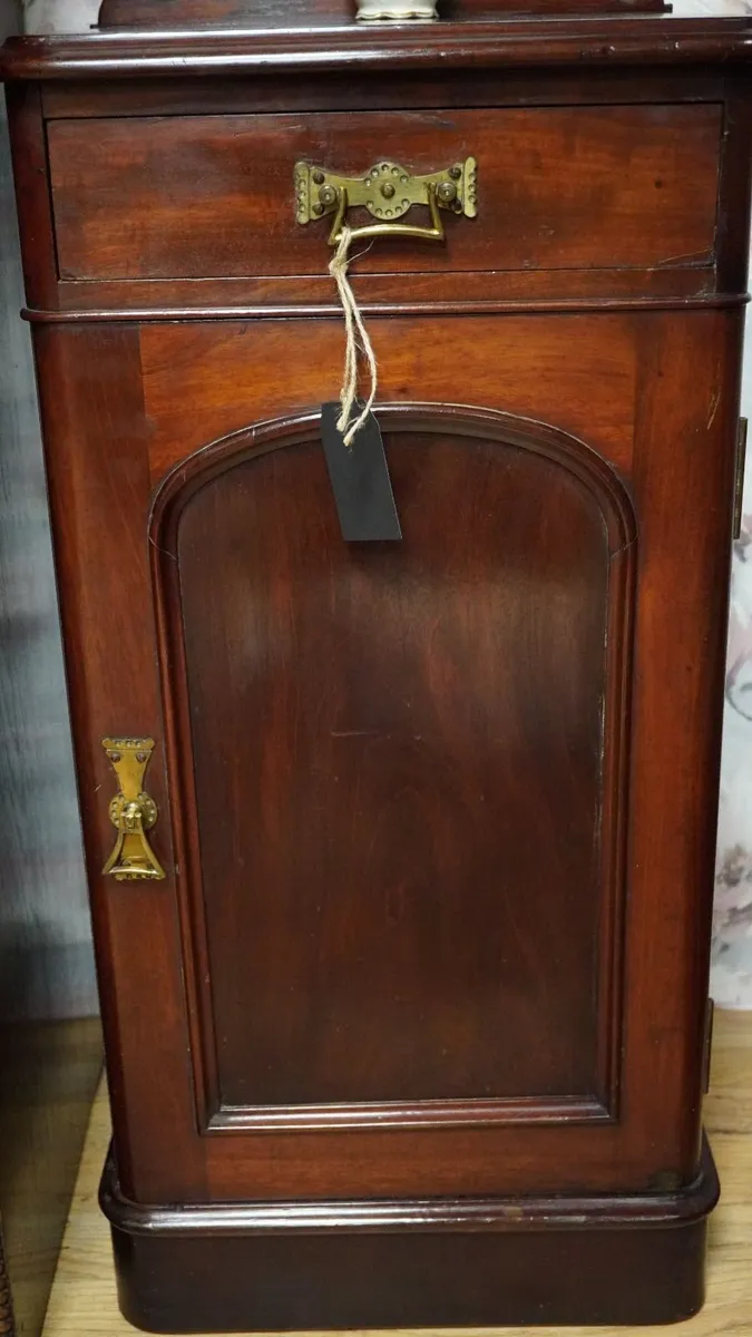 Victorian Solid Mahogany Bedside Cabinet - Image 3