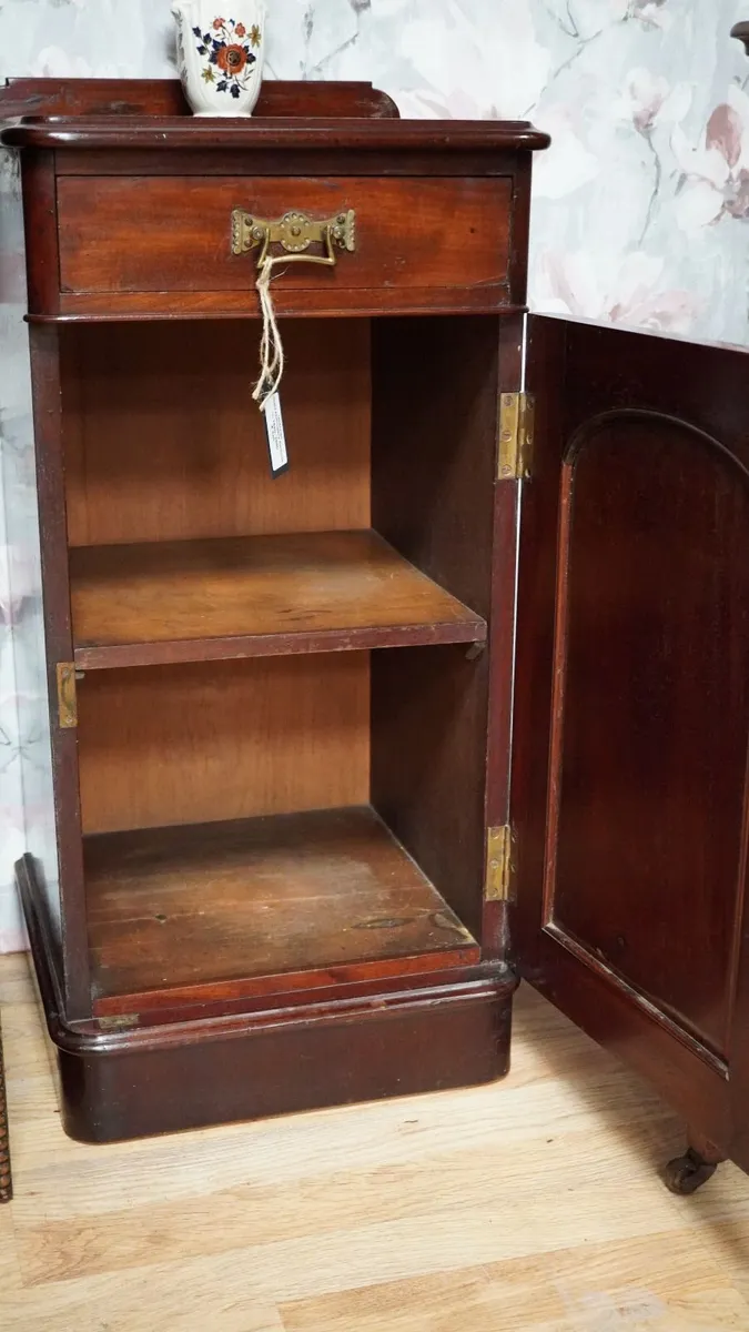 Victorian Solid Mahogany Bedside Cabinet - Image 4
