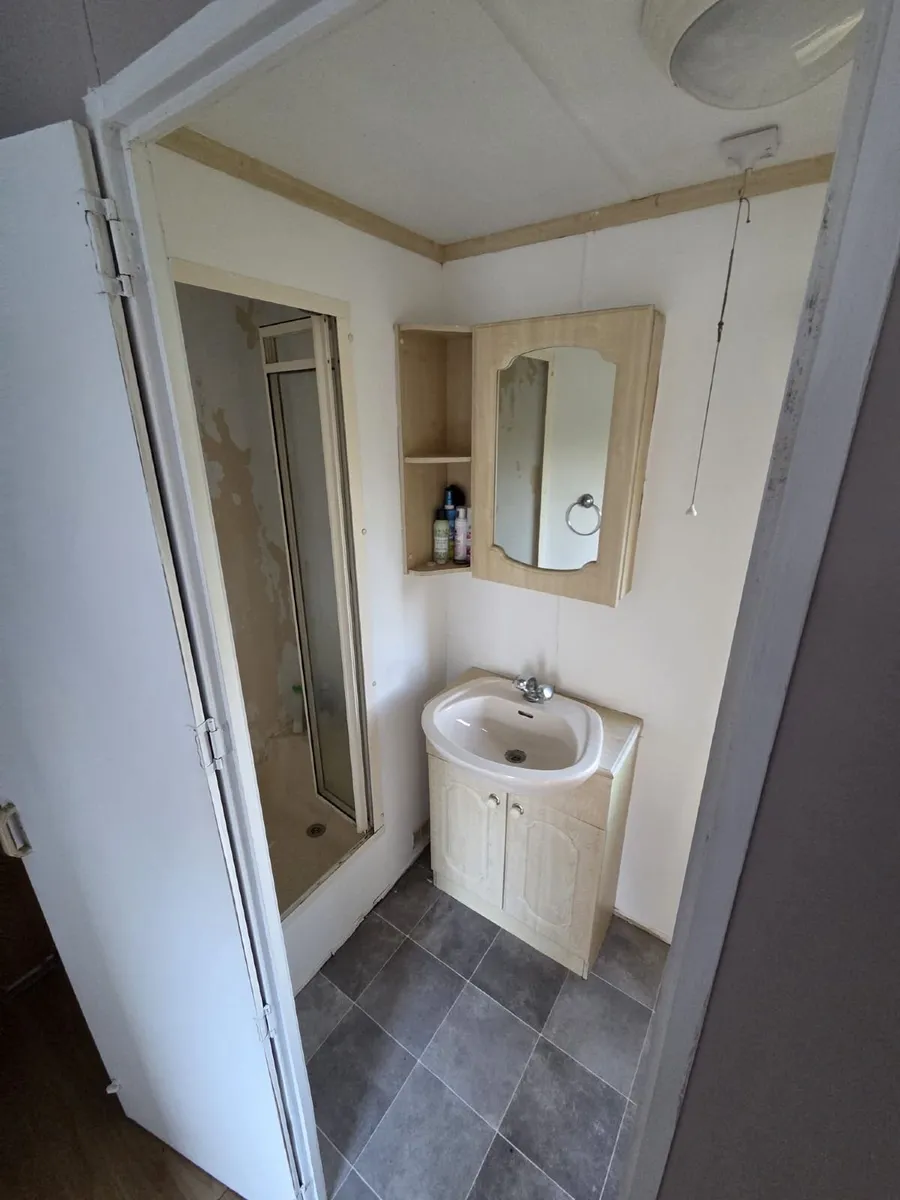 Mobile Home - Image 4