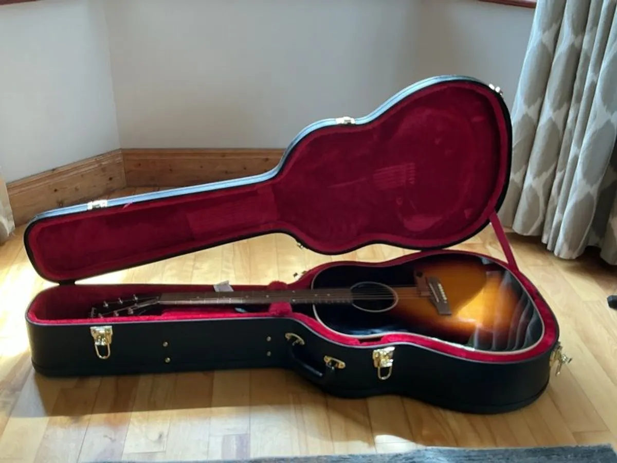 Guitar - Image 4