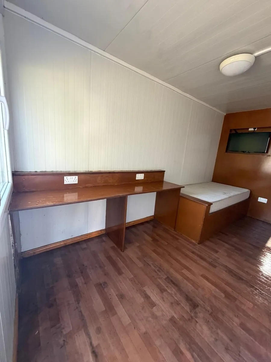 Bedroom + Bathroom unit - 6m x 2.3m - Image 2