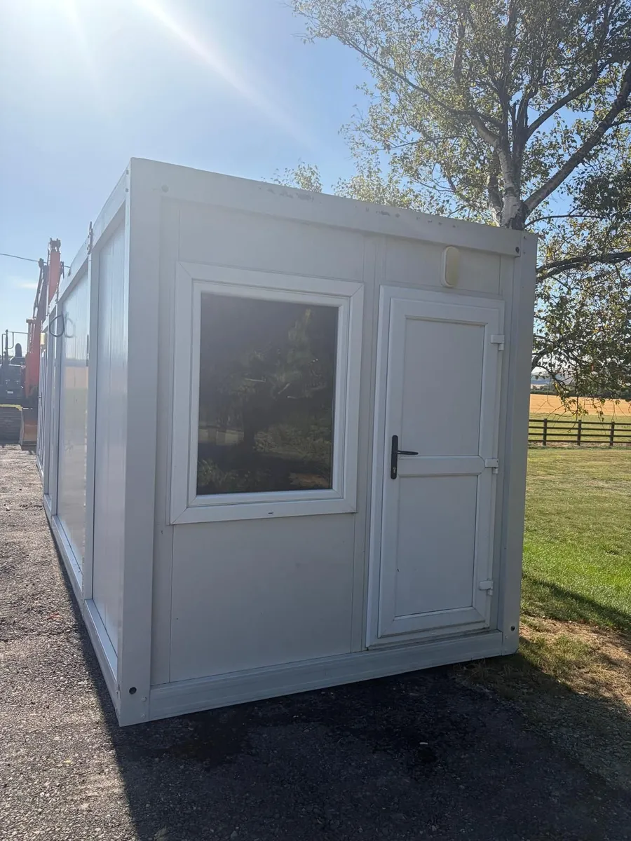 Bedroom + Bathroom unit - 6m x 2.3m - Image 1